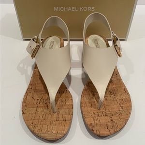 MICHAEL KORS LONDON THONG LT CREAM LEATHER SANDAL